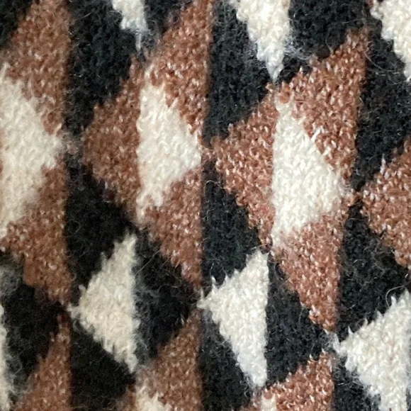 Geometric Patterned Jacket - Picture 3 of 6